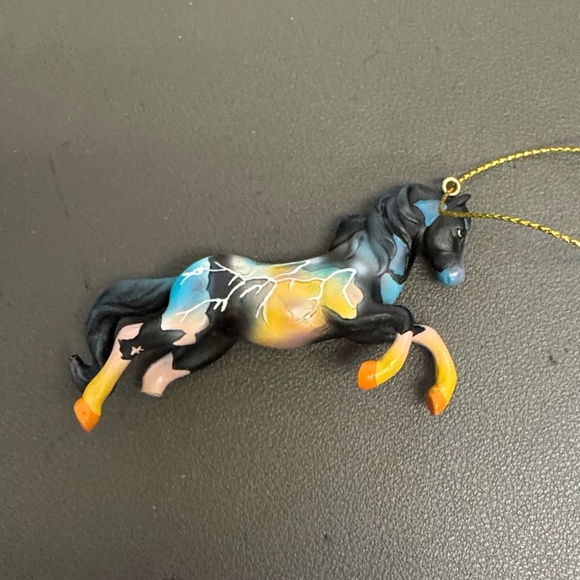 2021 The Trail of Painted Ponies Ornament "Fury" - Picture 5 of 6